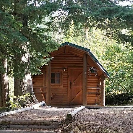 Sicamous Rv & Cabin Resort Malakwa 외부 사진