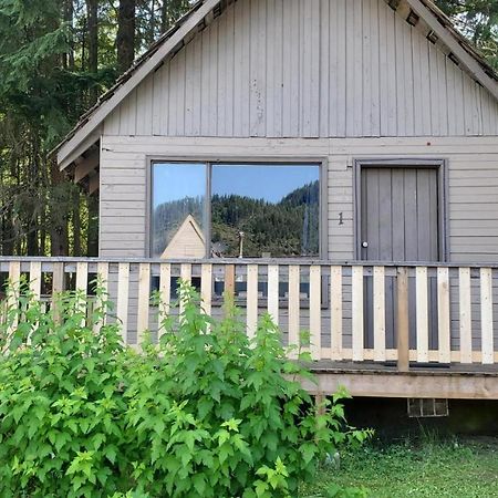Sicamous Rv & Cabin Resort Malakwa 외부 사진