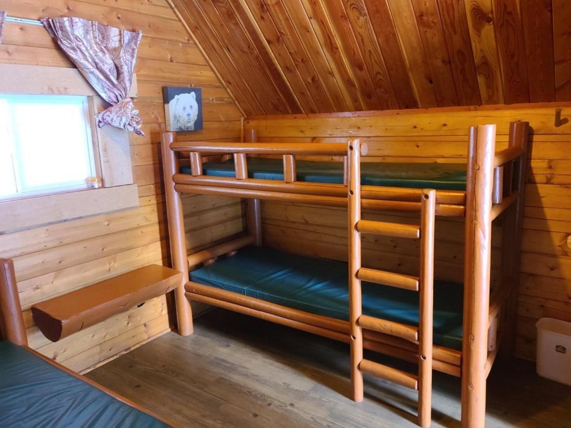 Sicamous Rv & Cabin Resort Malakwa 외부 사진