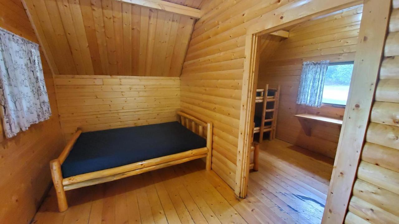 Sicamous Rv & Cabin Resort Malakwa 외부 사진