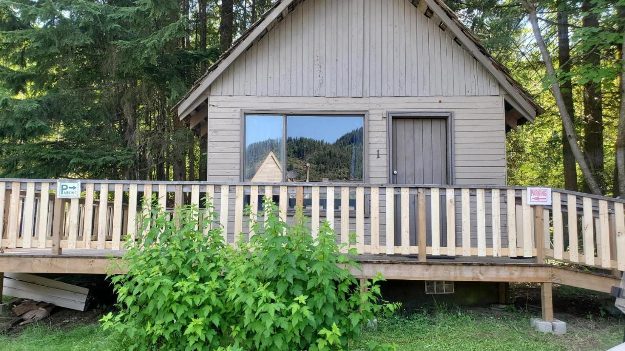 Sicamous Rv & Cabin Resort Malakwa 외부 사진